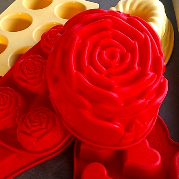 Silicone Bakeware Bundle of 6 - Picture 2 of 16